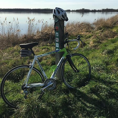 Roue D'Escampette Gite D'Etape Et De Sejour Champagnat  Экстерьер фото